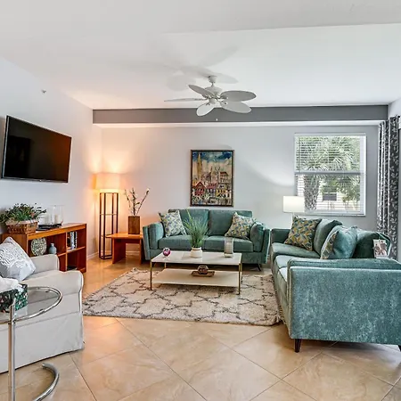Fort Myers Condo In Gated Country Club With Pool!